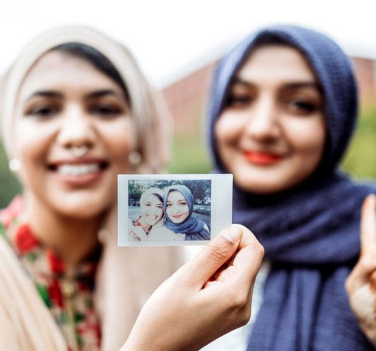 iStock Foto bengali muslimische junge Fraue iStock Foto bengali muslimische junge Fraue